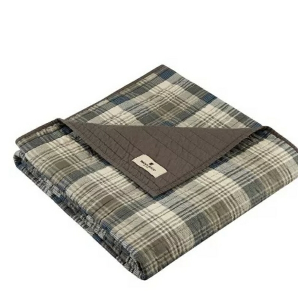 Woolrich Bedding Woolrich Quilted Throw Poshmark